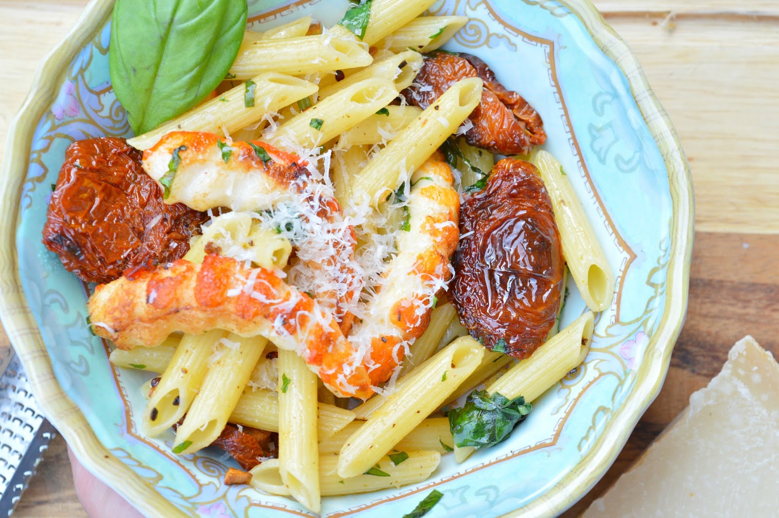 Sun-dried Tomatoes & King Prawn Flavour Tails Pasta