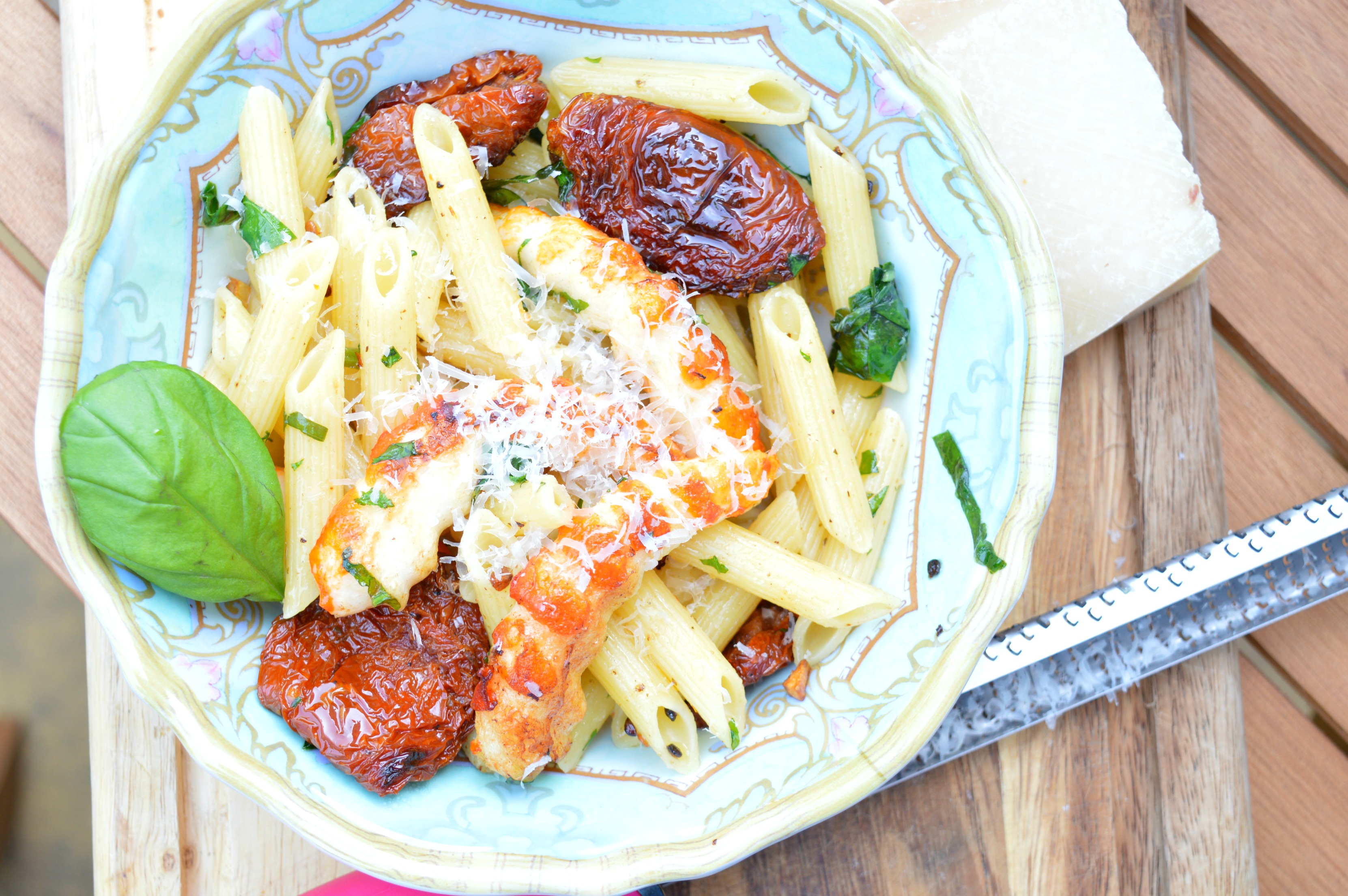 Sun-dried Tomatoes & King Prawn Flavour Tails Pasta