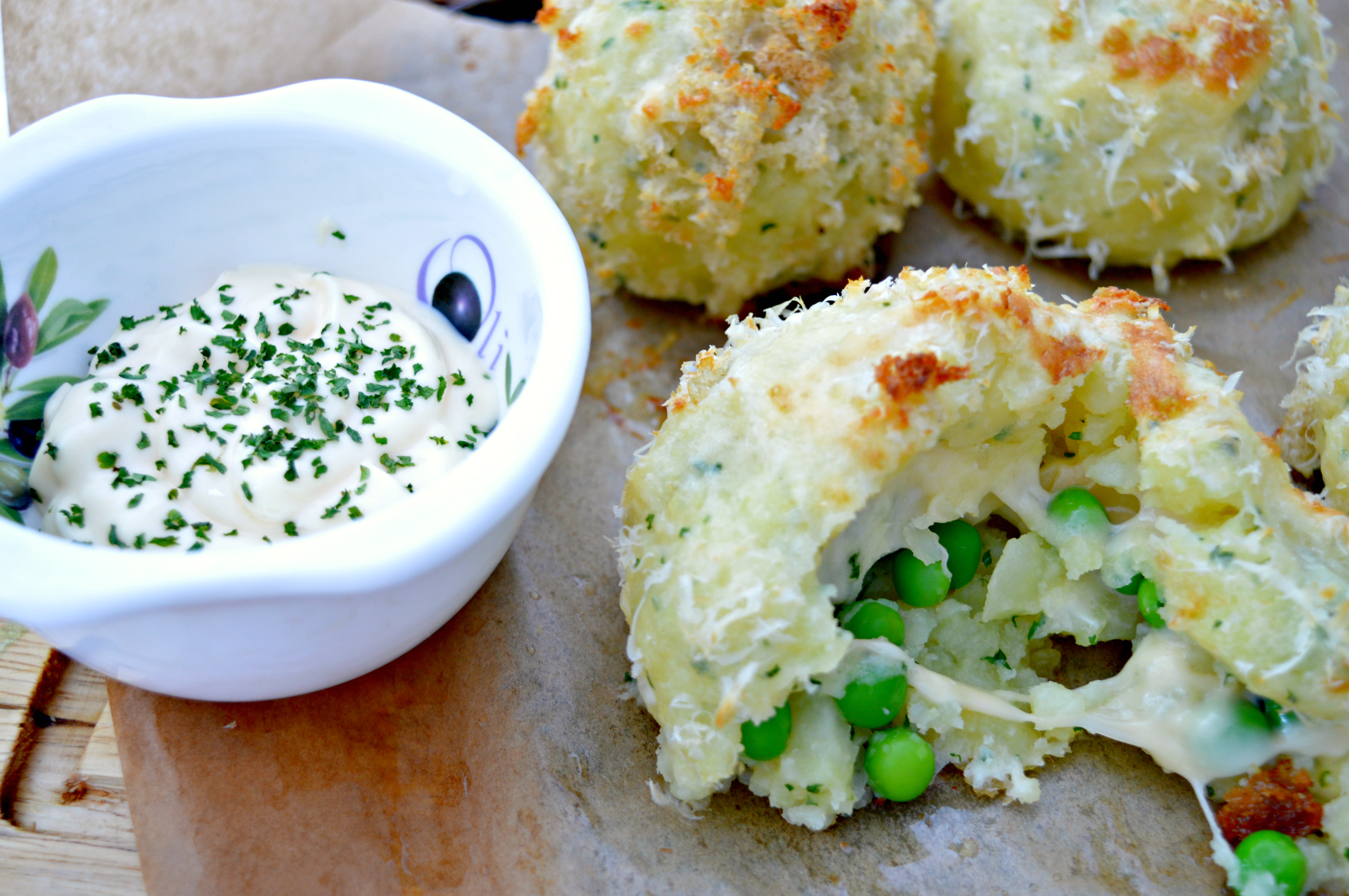 Cheese & Peas Potato Balls with Parmesan Crust