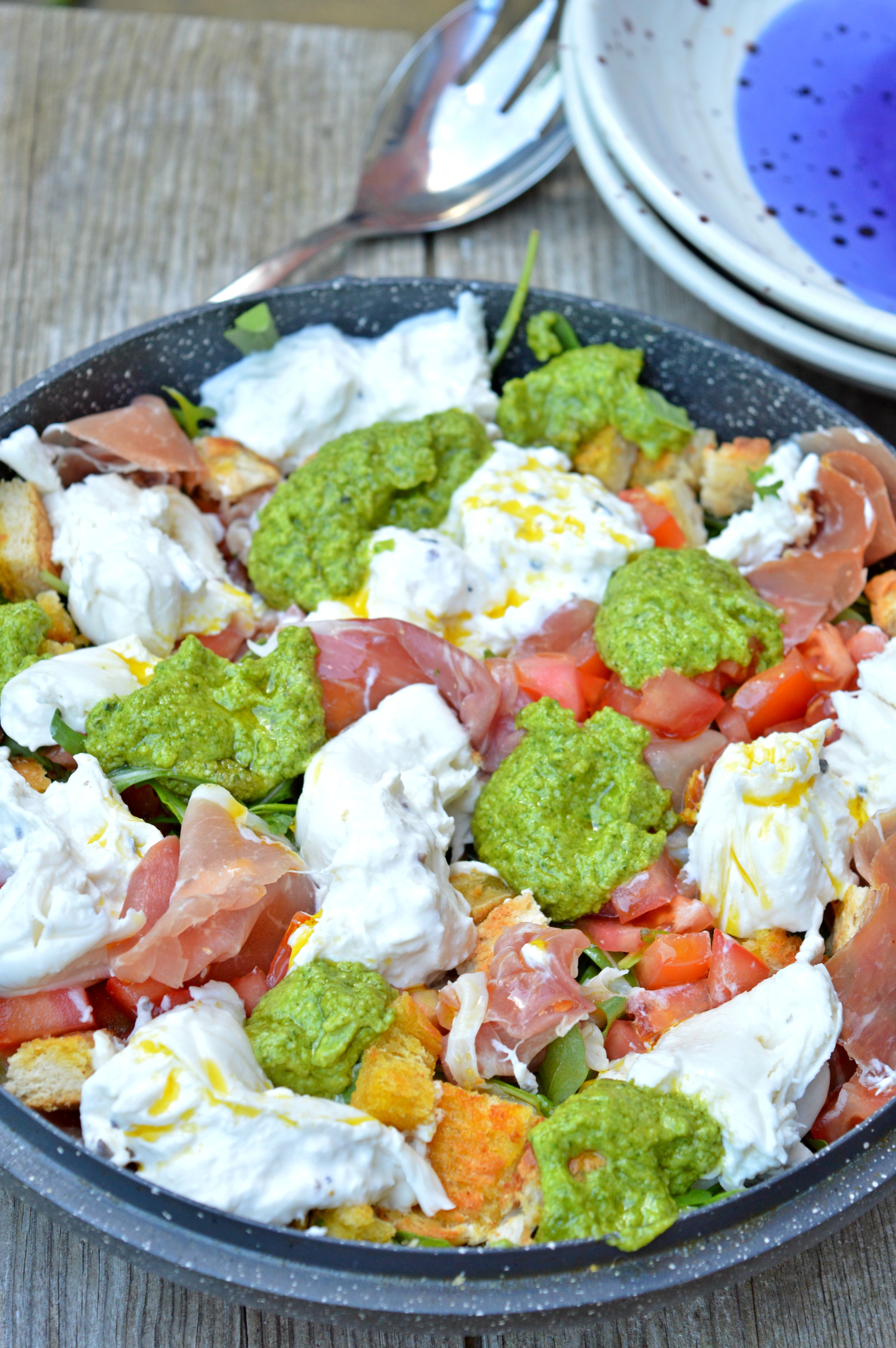 Truffle Burrata, Prosciutto & Fresh Pesto Salad