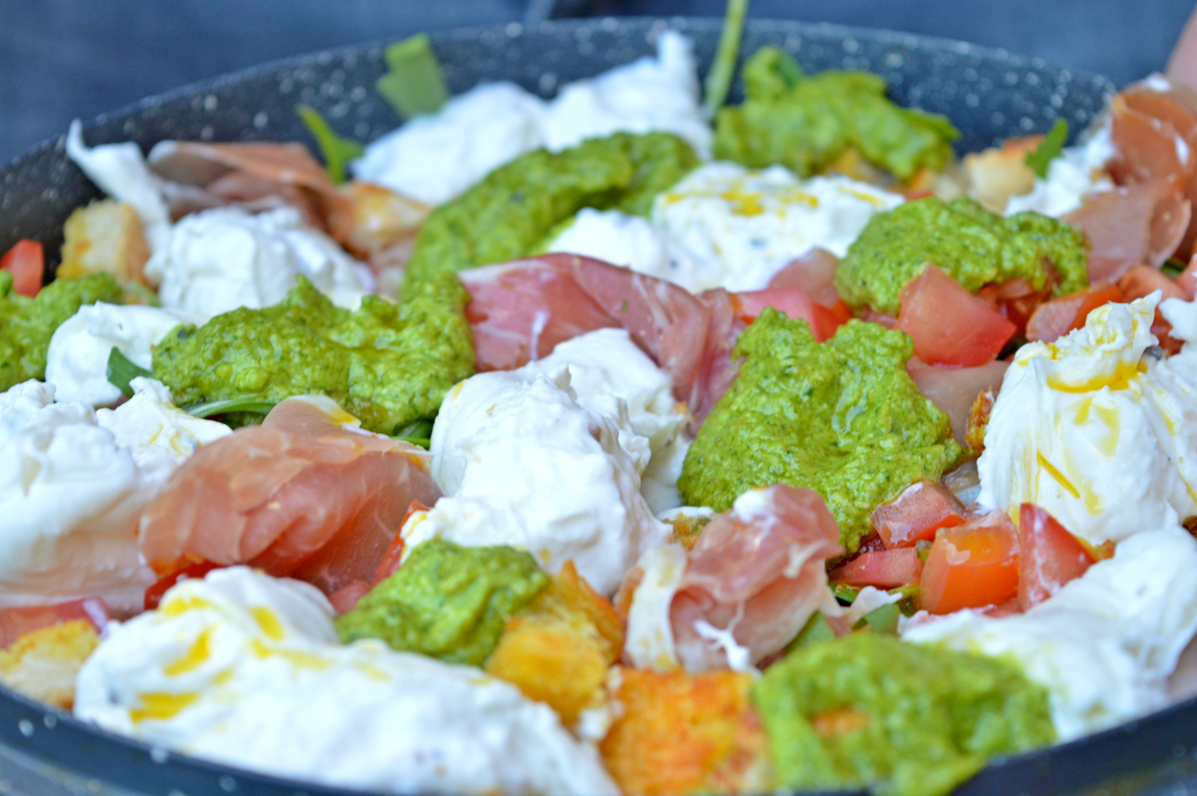 Truffle Burrata, Prosciutto & Fresh Pesto Salad