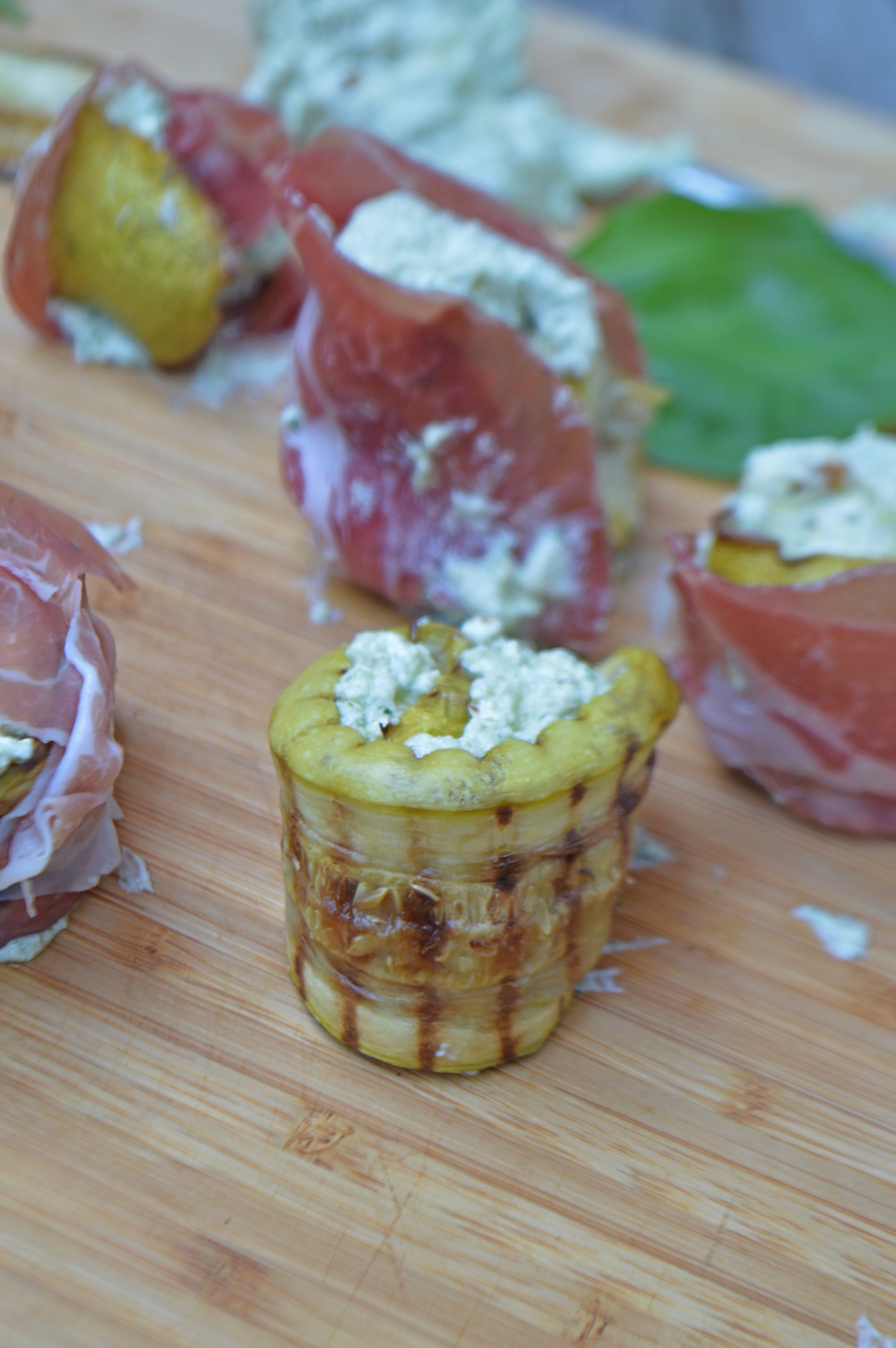 Prosciutto Zucchini Rolls with Basil Mascarpone 