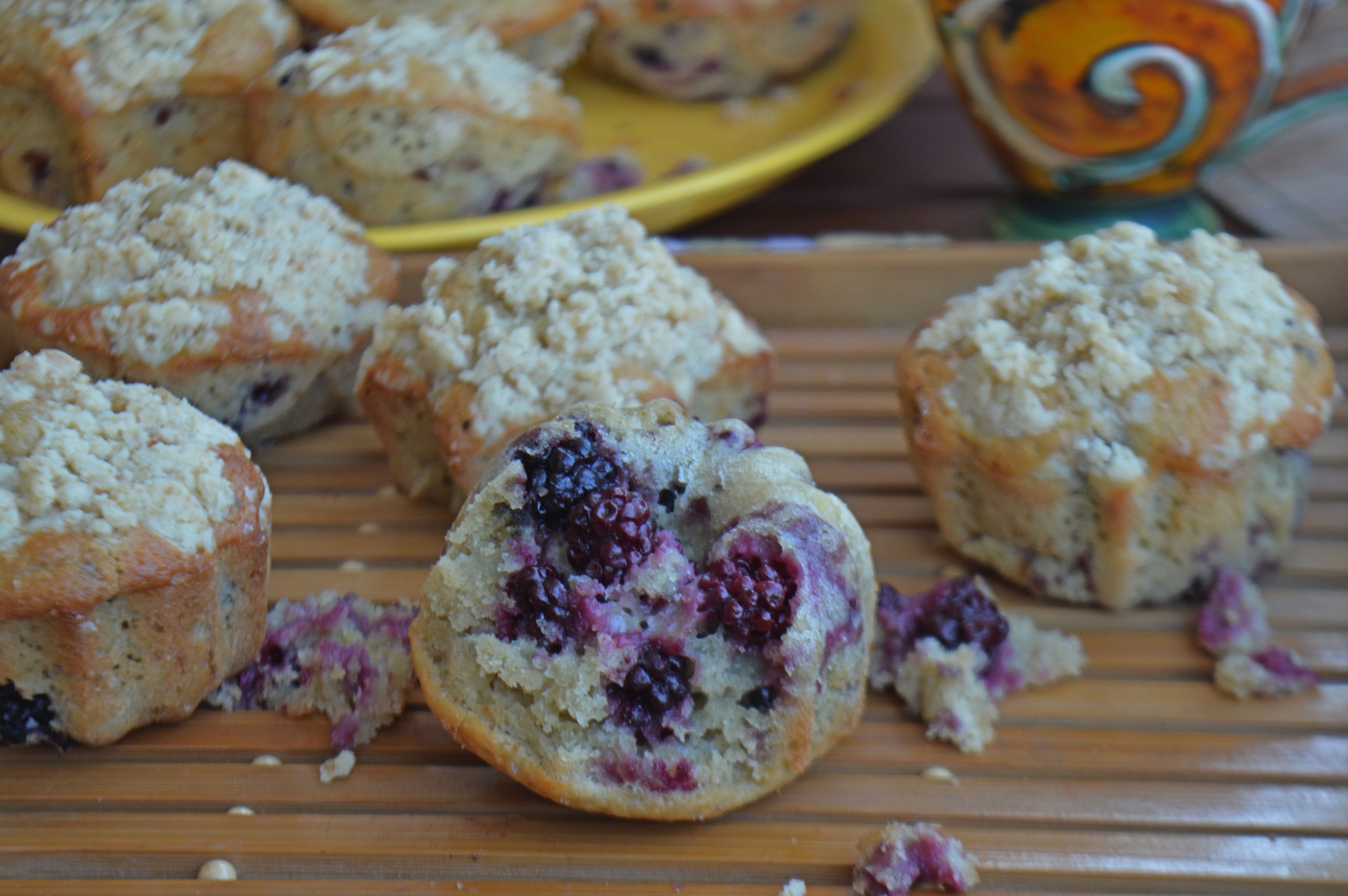 Easy Blackberry Streusel Muffins