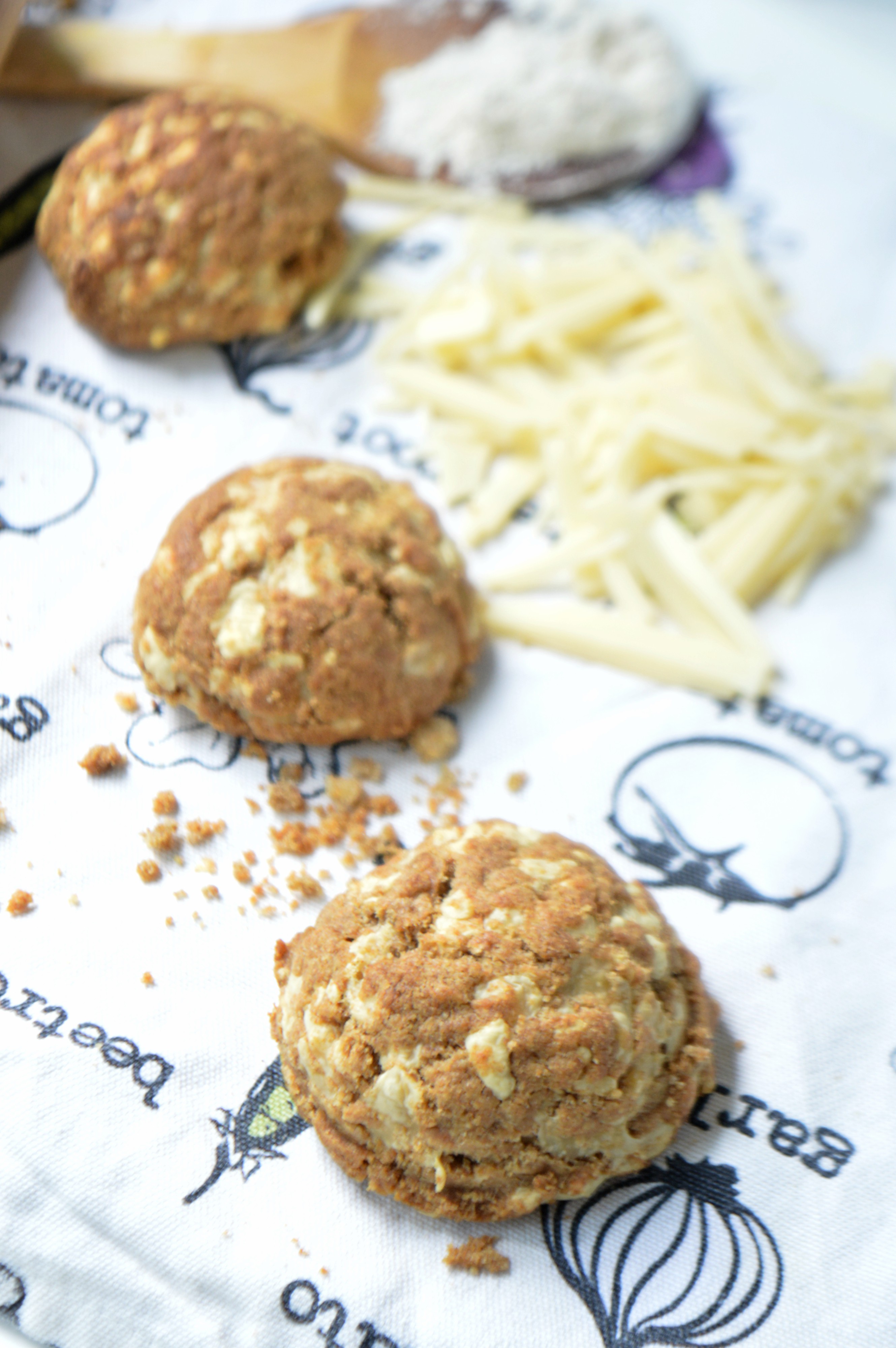Emmental Spelt Cookies