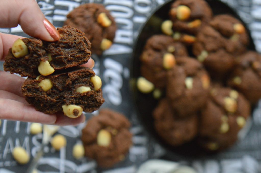 Healthy Macadamia Nut & Carob Powder Cookies