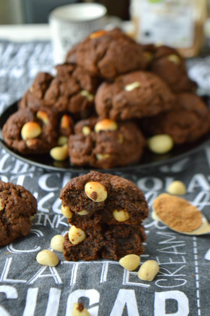 Healthy Macadamia Nut & Carob Powder Cookies