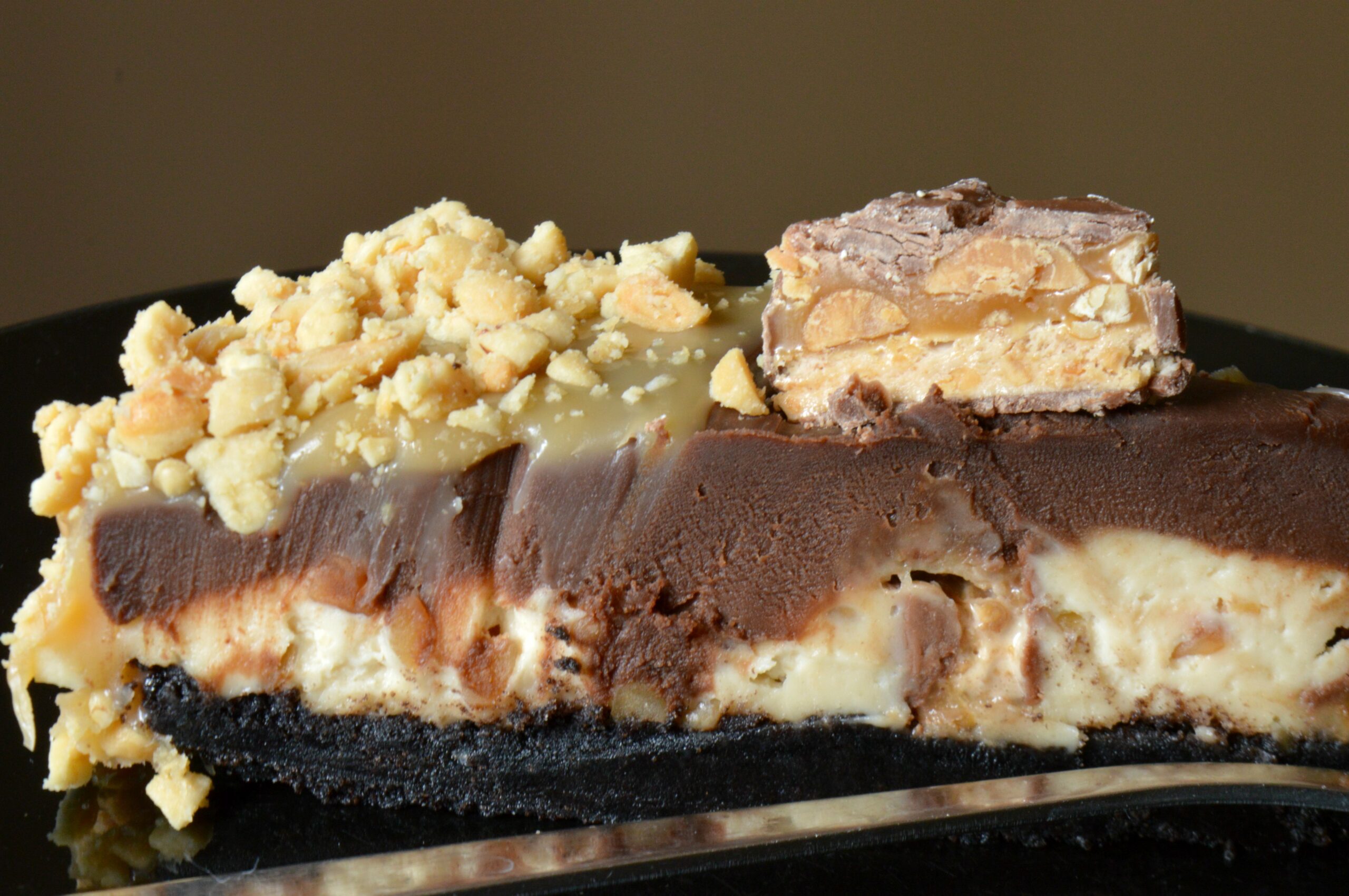 No Bake Snickers Cheesecake