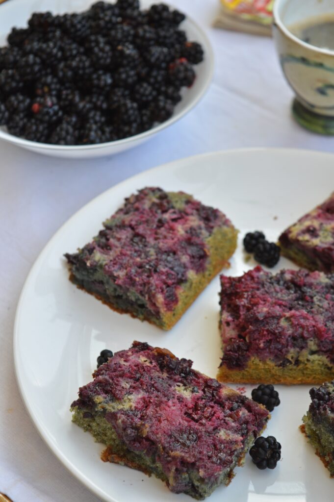 Easy Blackberry Traybake
