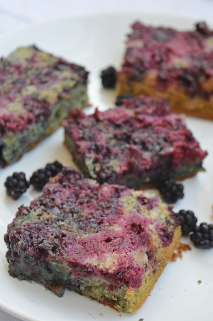 Easy Blackberry Traybake