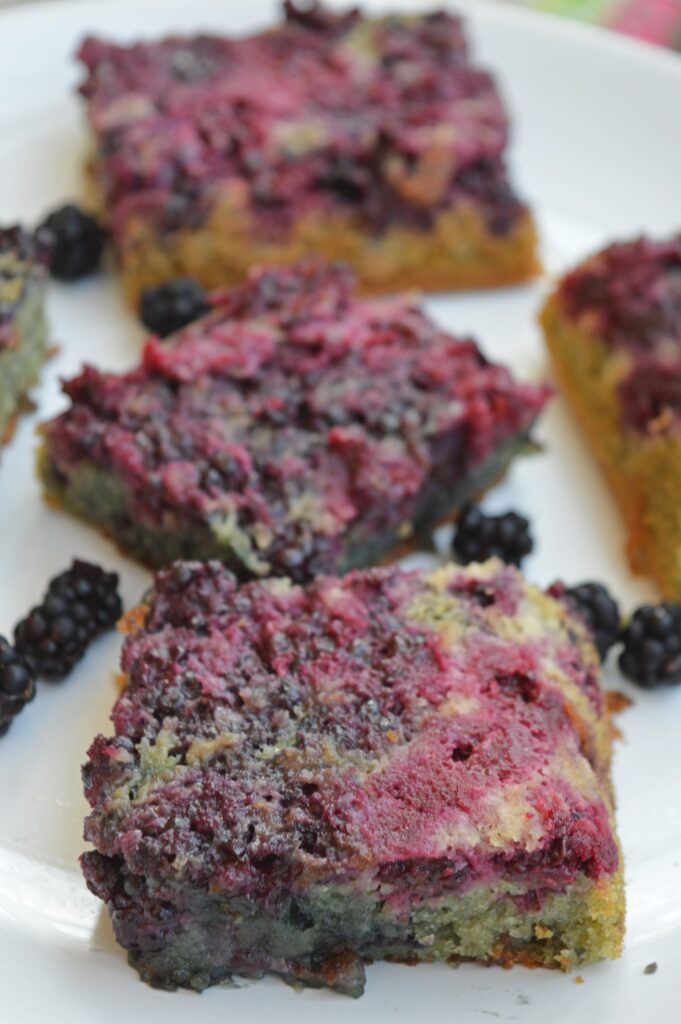 Easy Blackberry Traybake