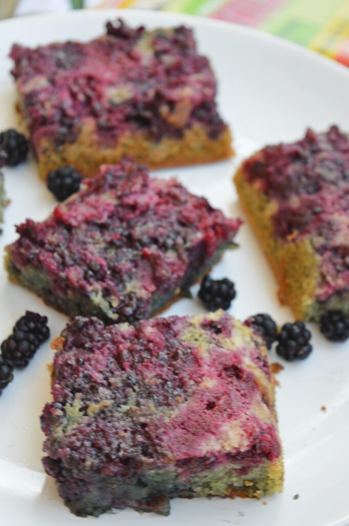 Easy Blackberry Traybake