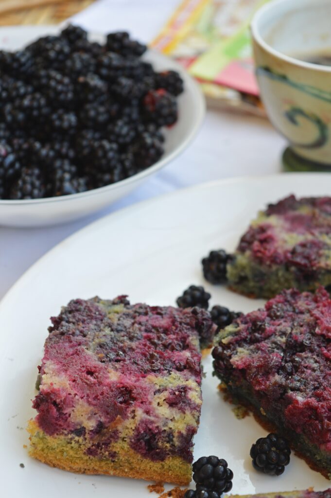 Easy Blackberry Traybake