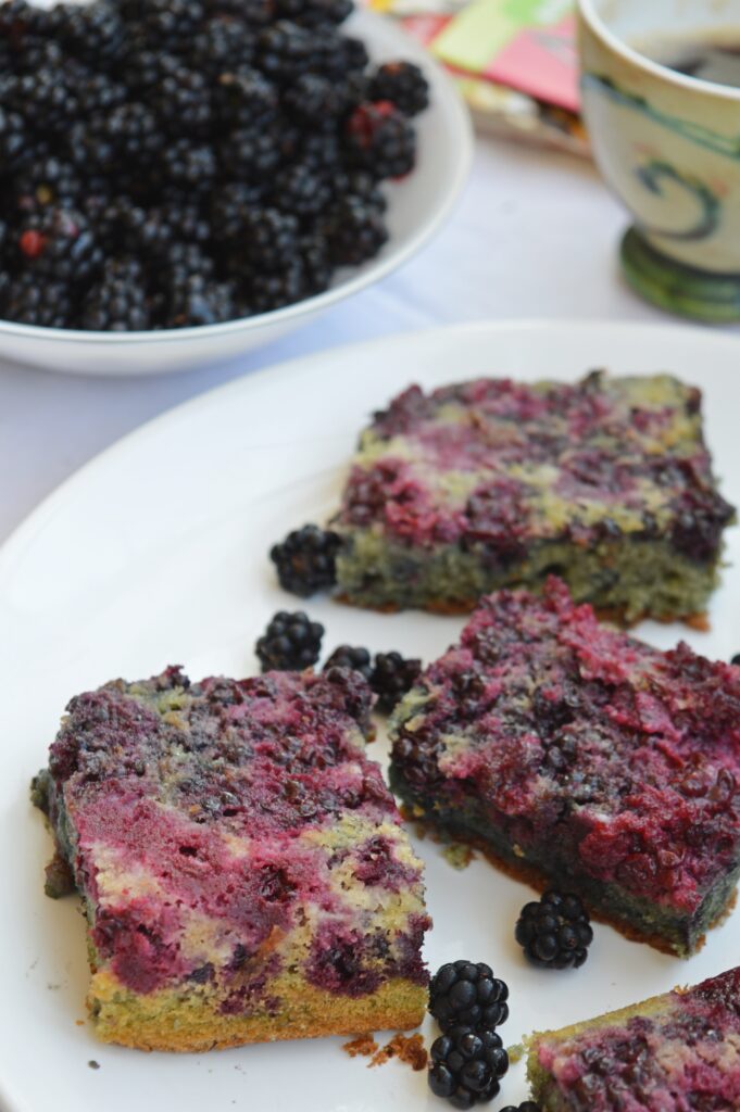 Easy Blackberry Traybake