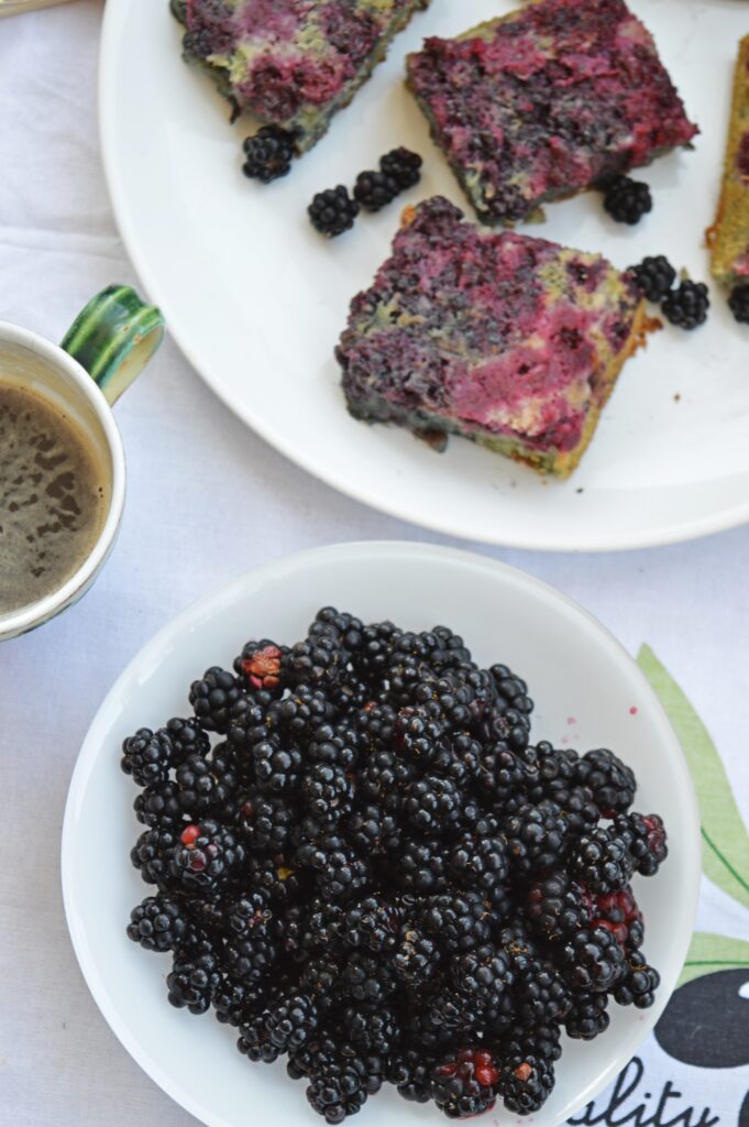 Easy Blackberry Traybake