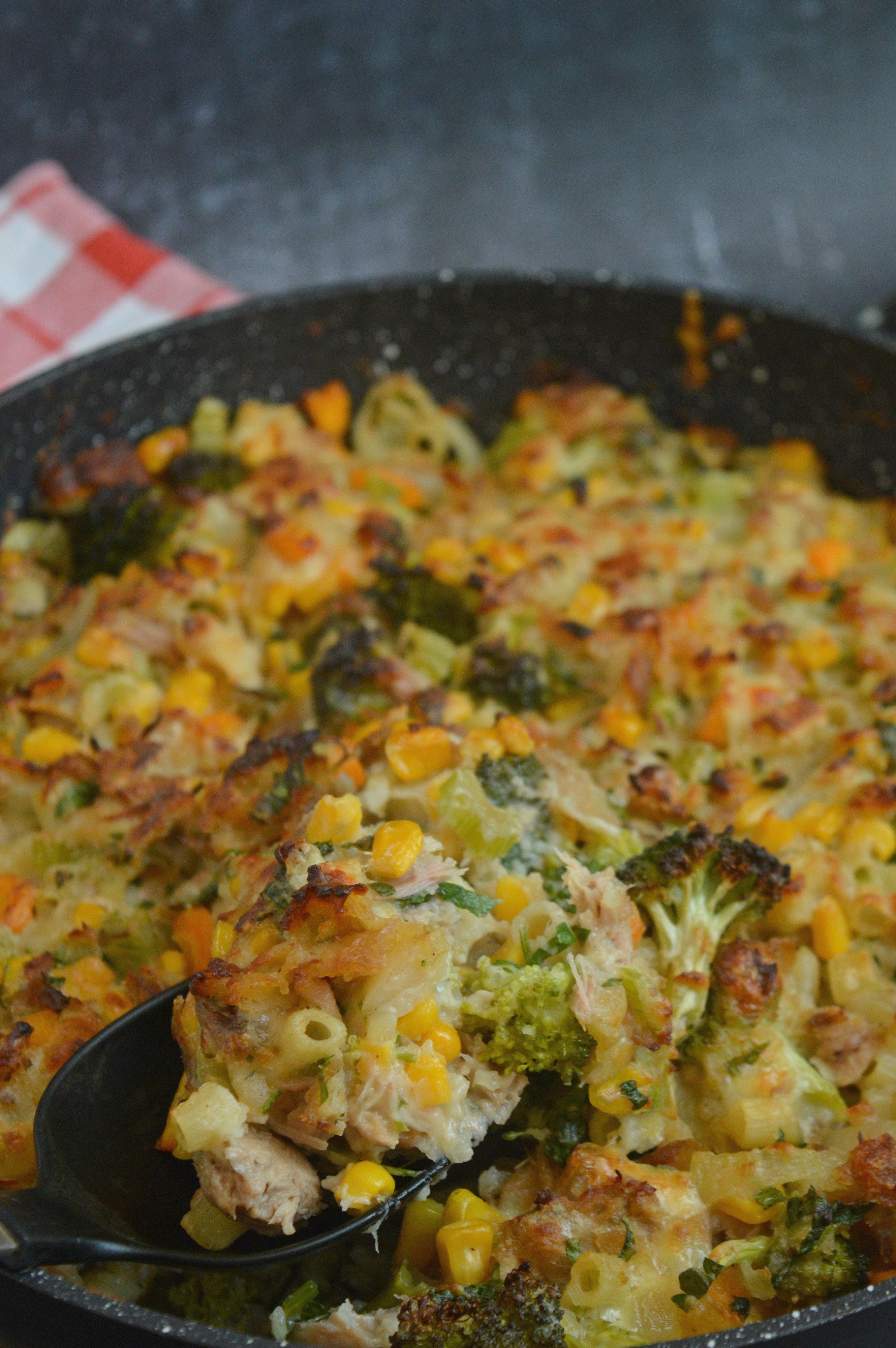 Cheesy Tuna & Broccoli Casserole