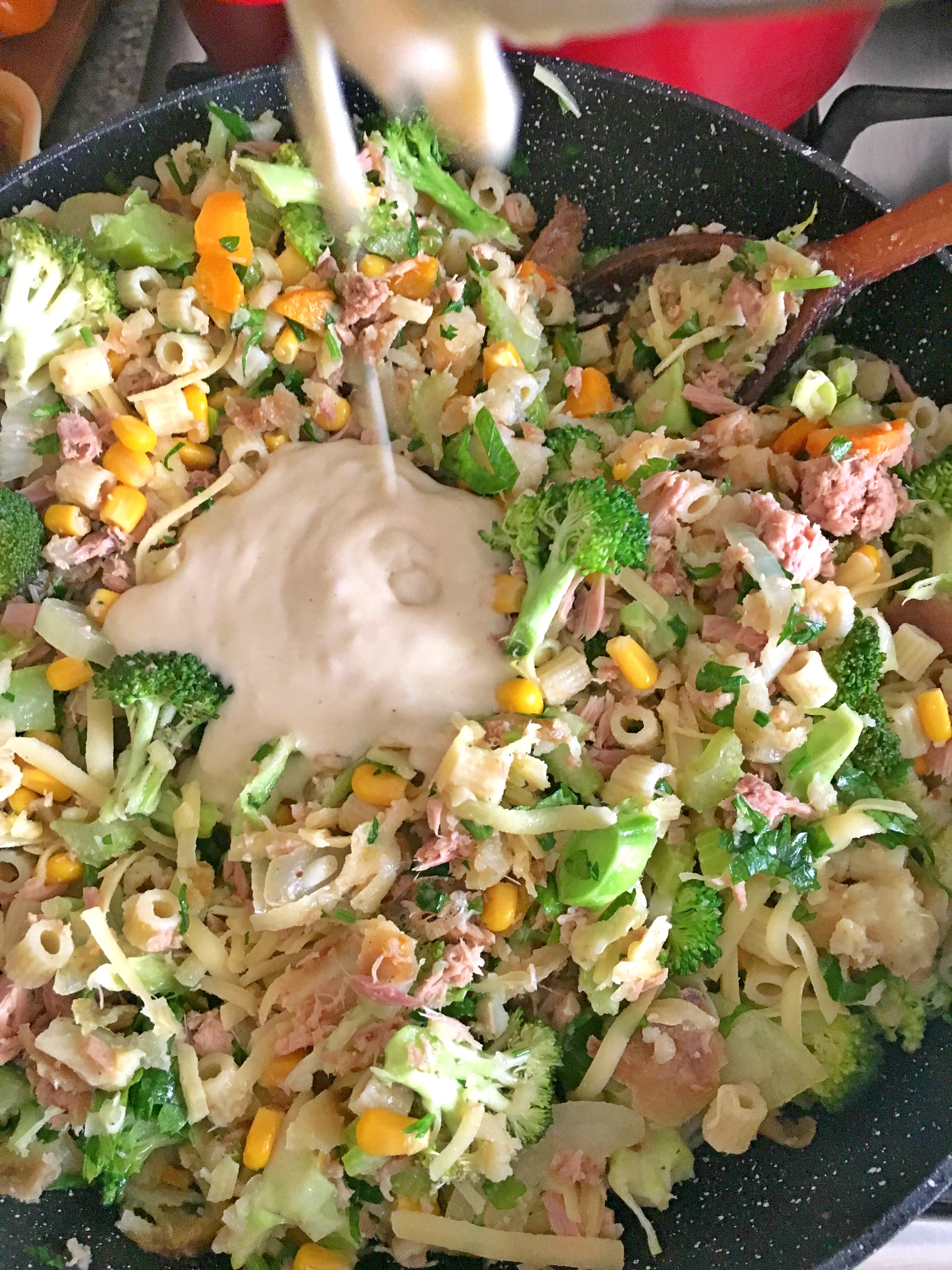 Cheesy Tuna & Broccoli Casserole