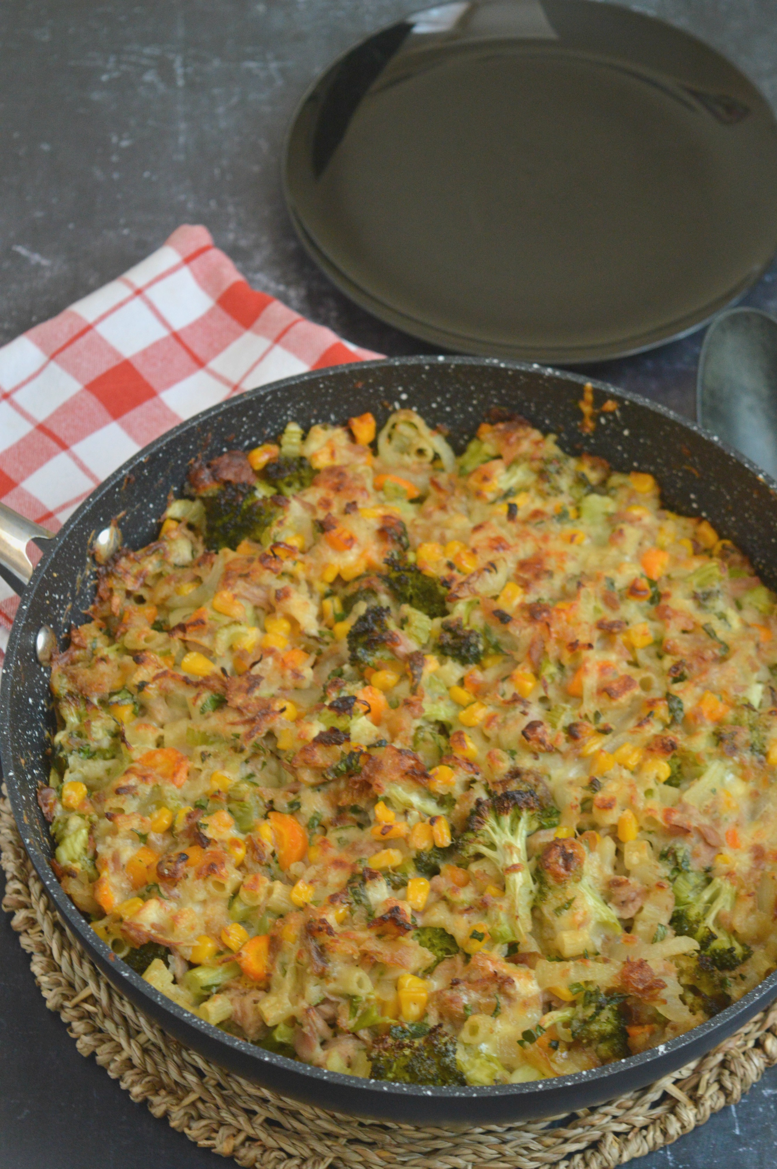 Cheesy Tuna & Broccoli Casserole
