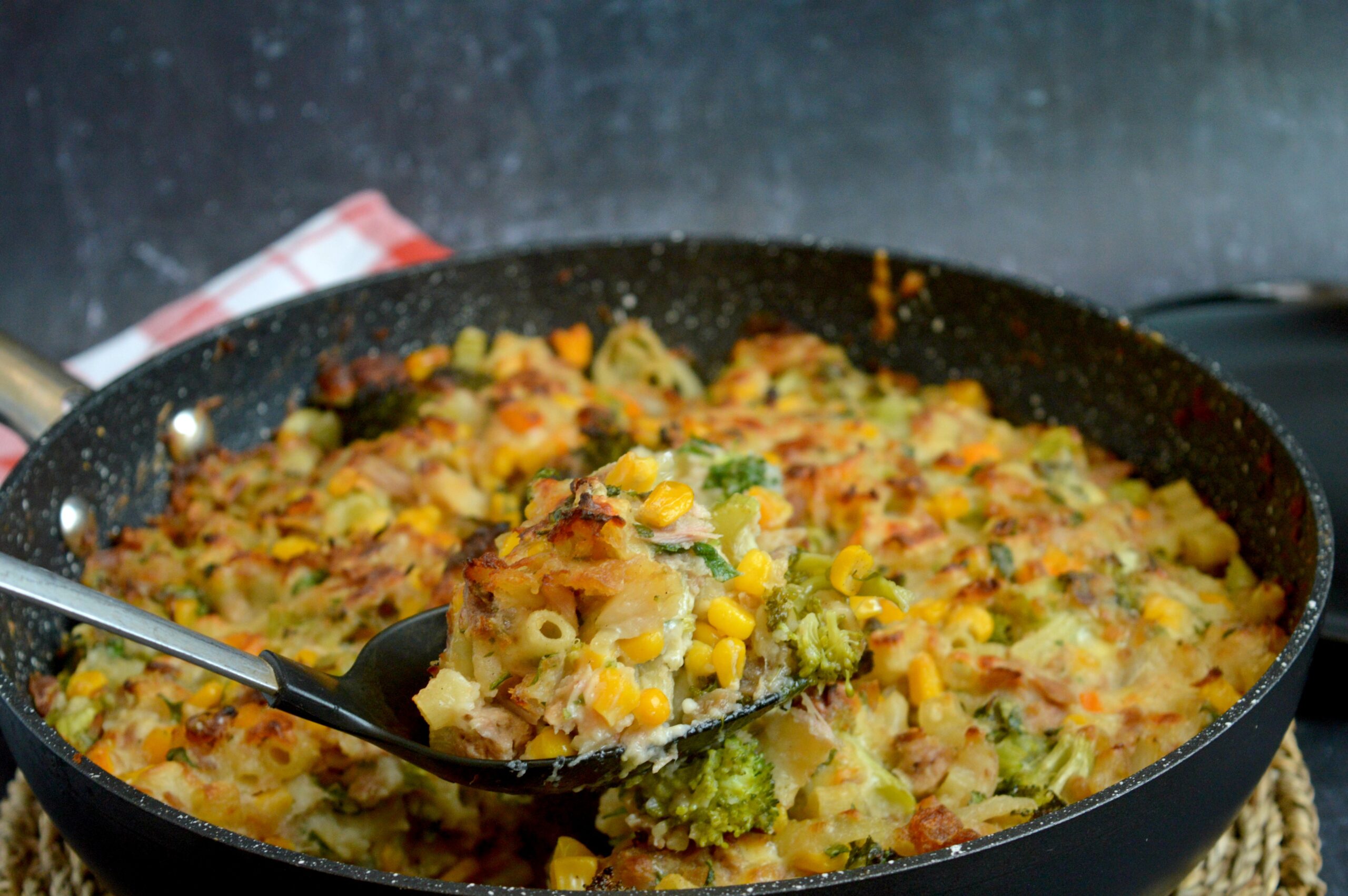 Cheesy Tuna & Broccoli Casserole