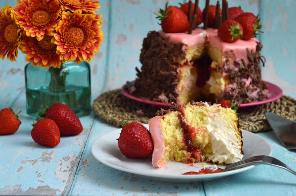 strawberry White Chocolate Cake