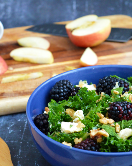 Blackberry Kale Salad with Chicken