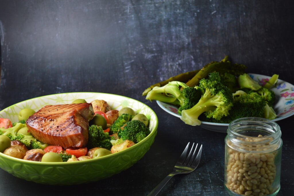 Grilled Tuna Steak Salad