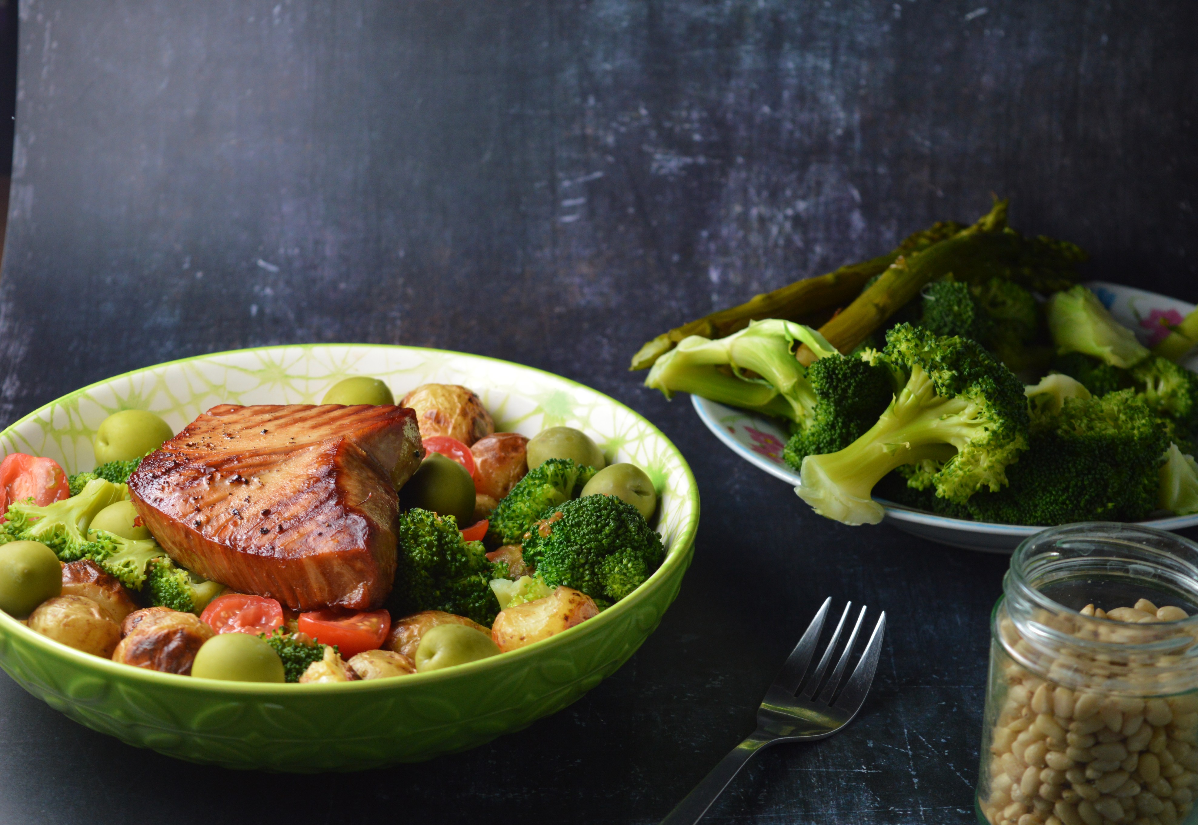 Grilled Tuna Steak Salad