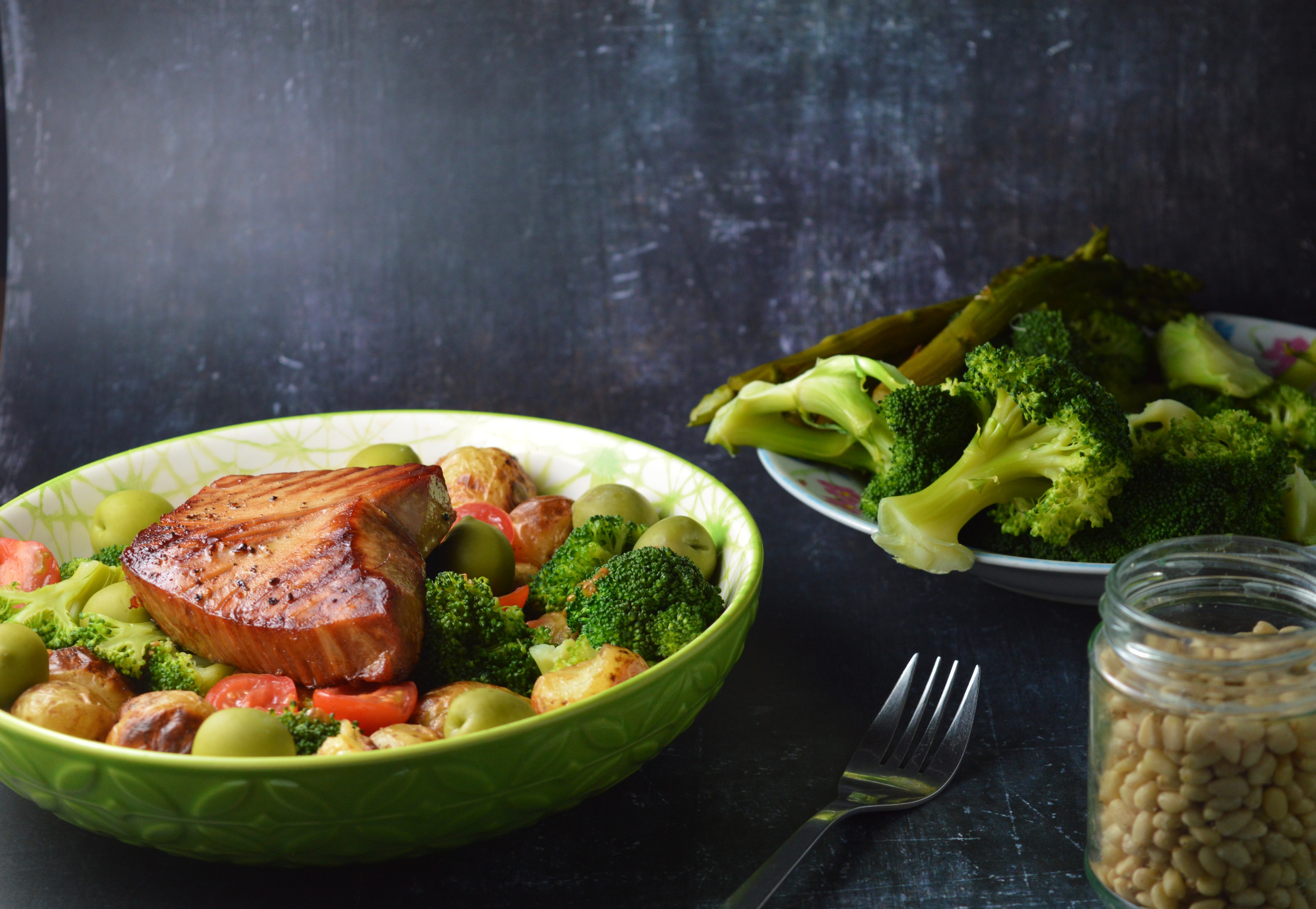 Grilled Tuna Steak Salad