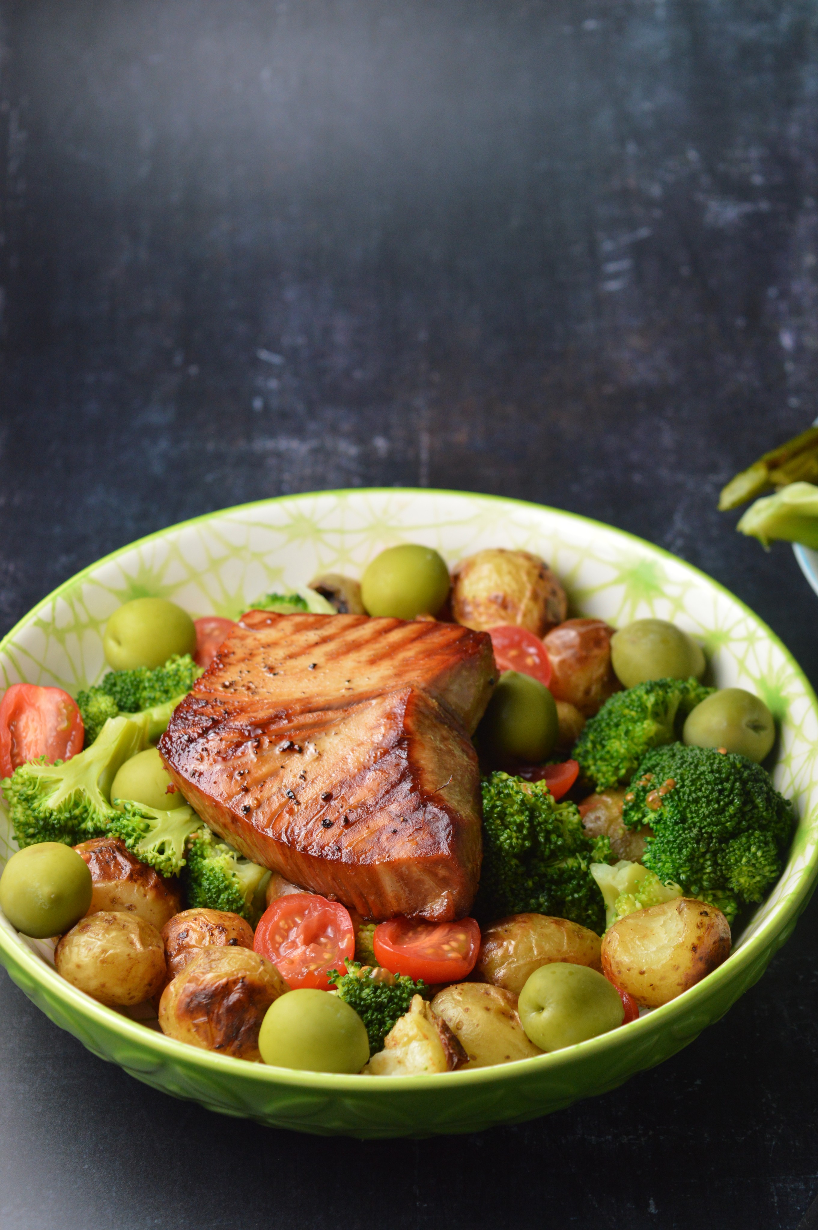 Grilled Tuna Steak Salad