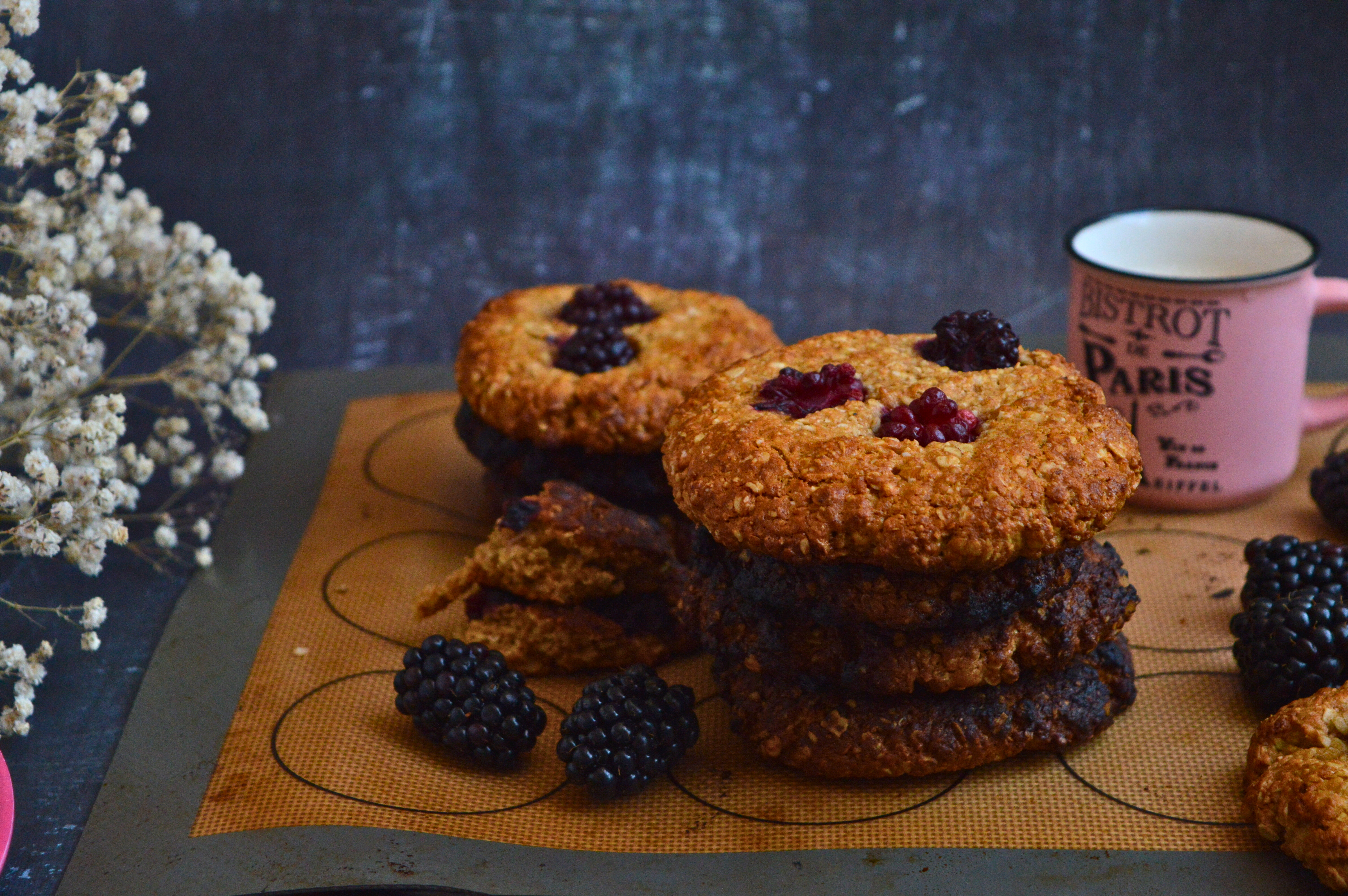 Blackberry Oat Cookies