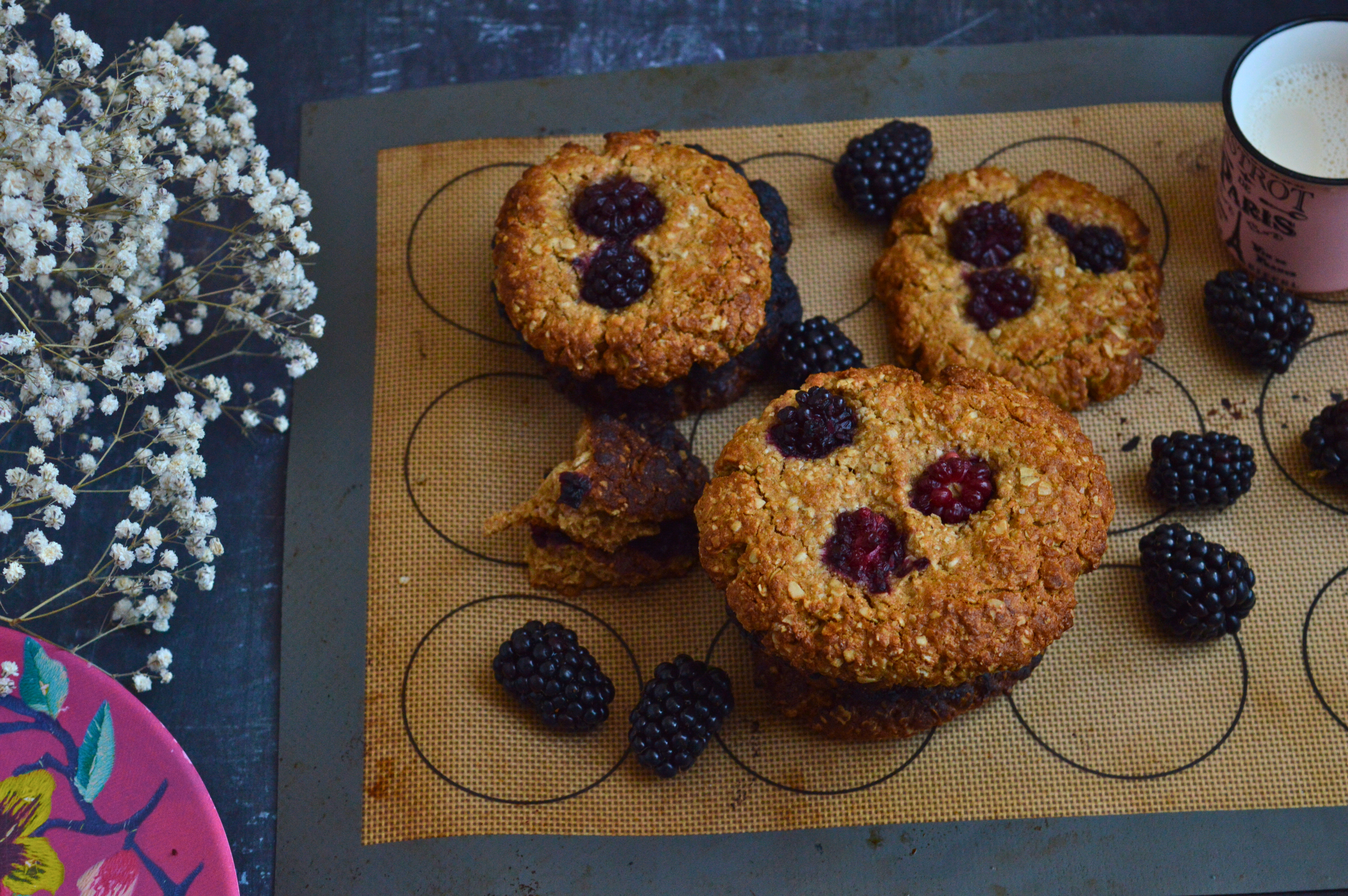 Blackberry Oat Cookies