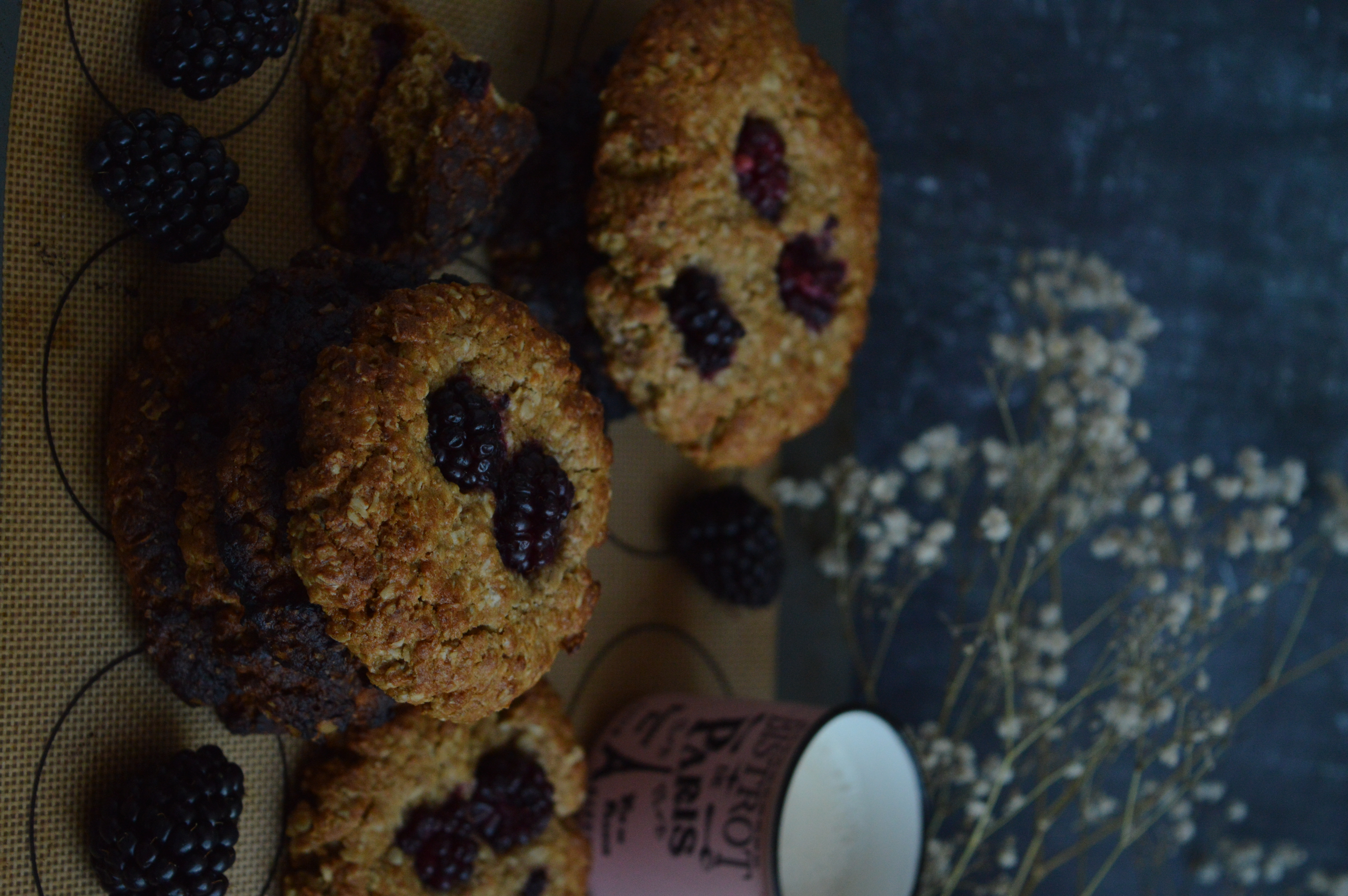 Blackberry Oat Cookies