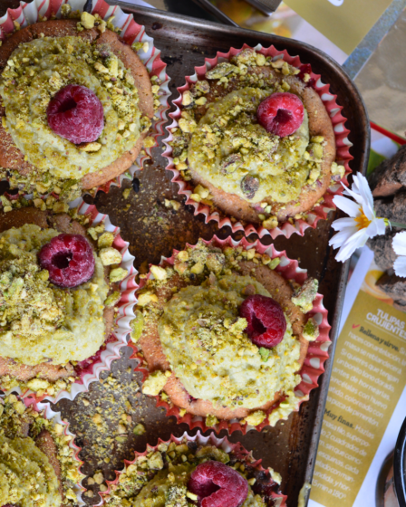 Raspberry Pistachio Cupcakes